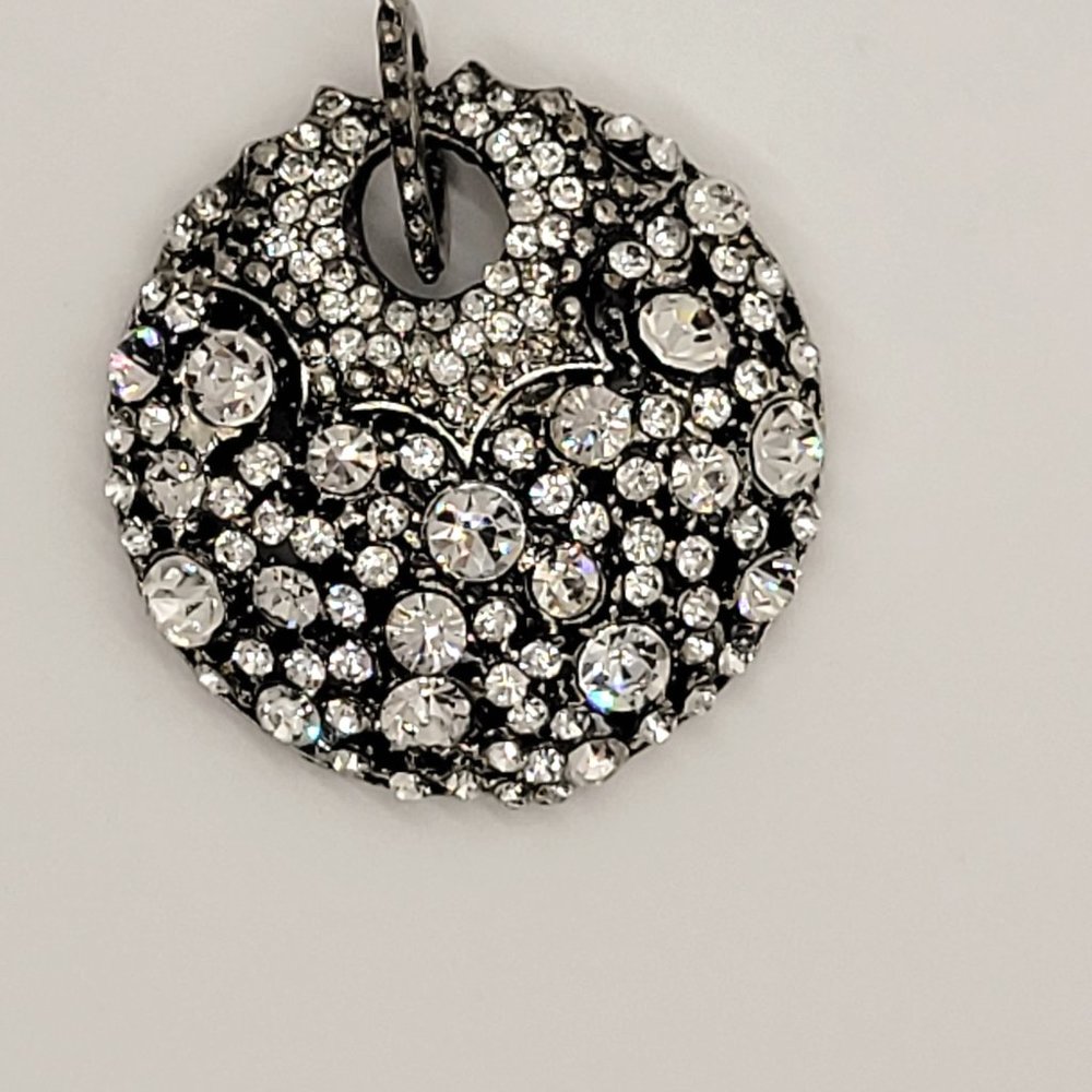 Pendant for Scarf/Necklace Jewelry, with Crystal and Black Coloring. Lightweight